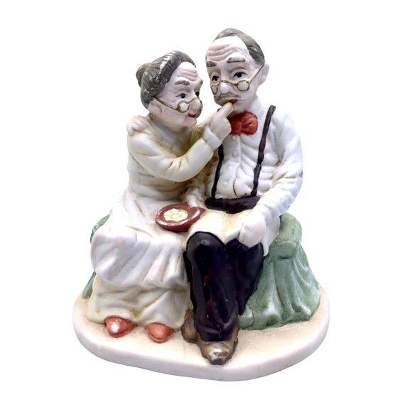 VTG Da Vinci Happy Marriage Grandma Shares Cookies Grandpa Growing Decor Figures - Picture 1 of 7